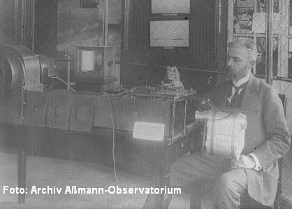 Ausschnitt Bild FPA2-1: Vorrichtung zur Eichung von Anemometern mit O. Tetens um 1911